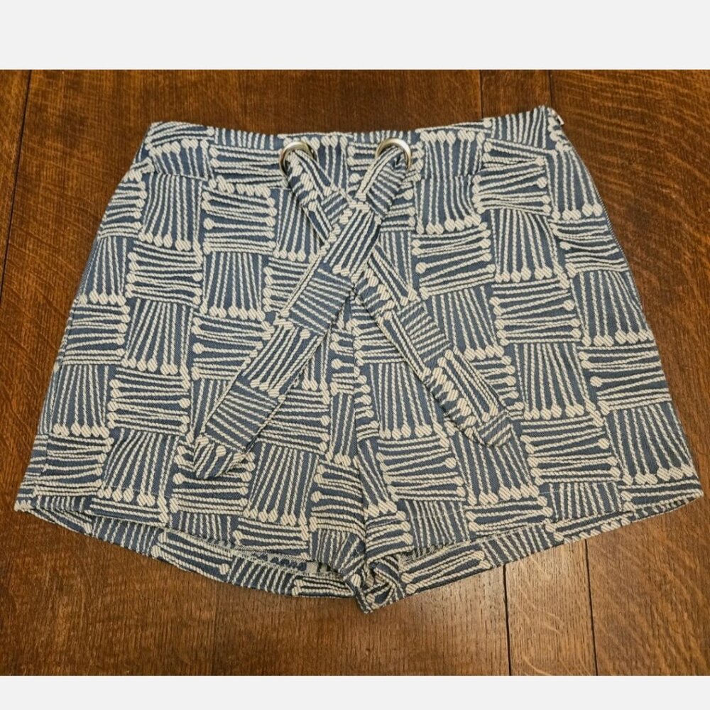 NWT VOY High Waist Front Tie Shorts. Cotton/Linen Blend Size Medium